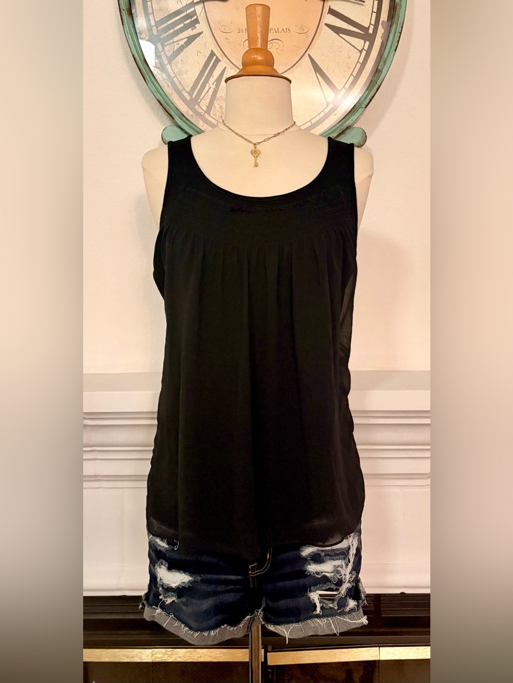 New York & Company Black Scoop Neck Tank Top